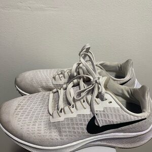 Nike Air Zoom Pegasus 37 Women's  Platinum Tint Black Sneakers Size 7.5